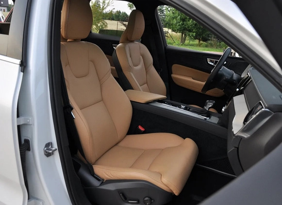 Volvo XC 60 cena 159000 przebieg: 13000, rok produkcji 2019 z Strzelin małe 466